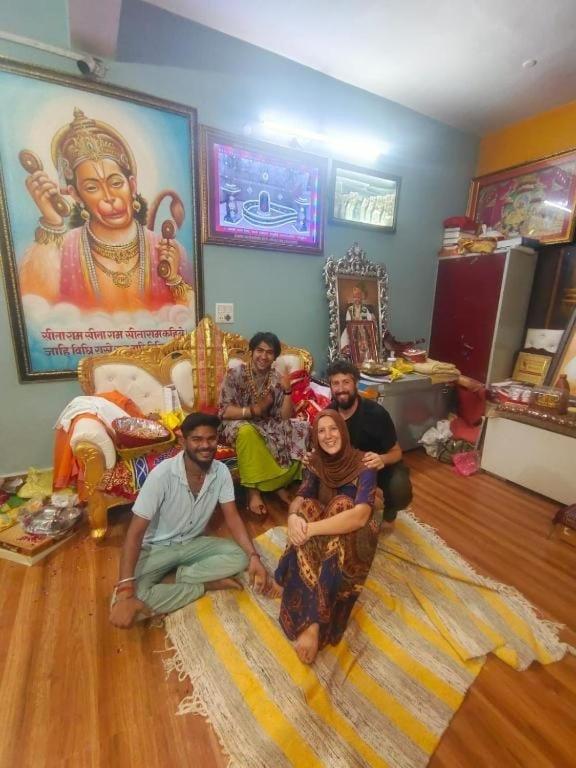 Backpackers Karma Home Stay Кхаджурахо Экстерьер фото